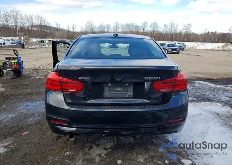 2018 BMW 320 Xi z USA, uszkodzony, nr VIN WBA8A3C57JA492432